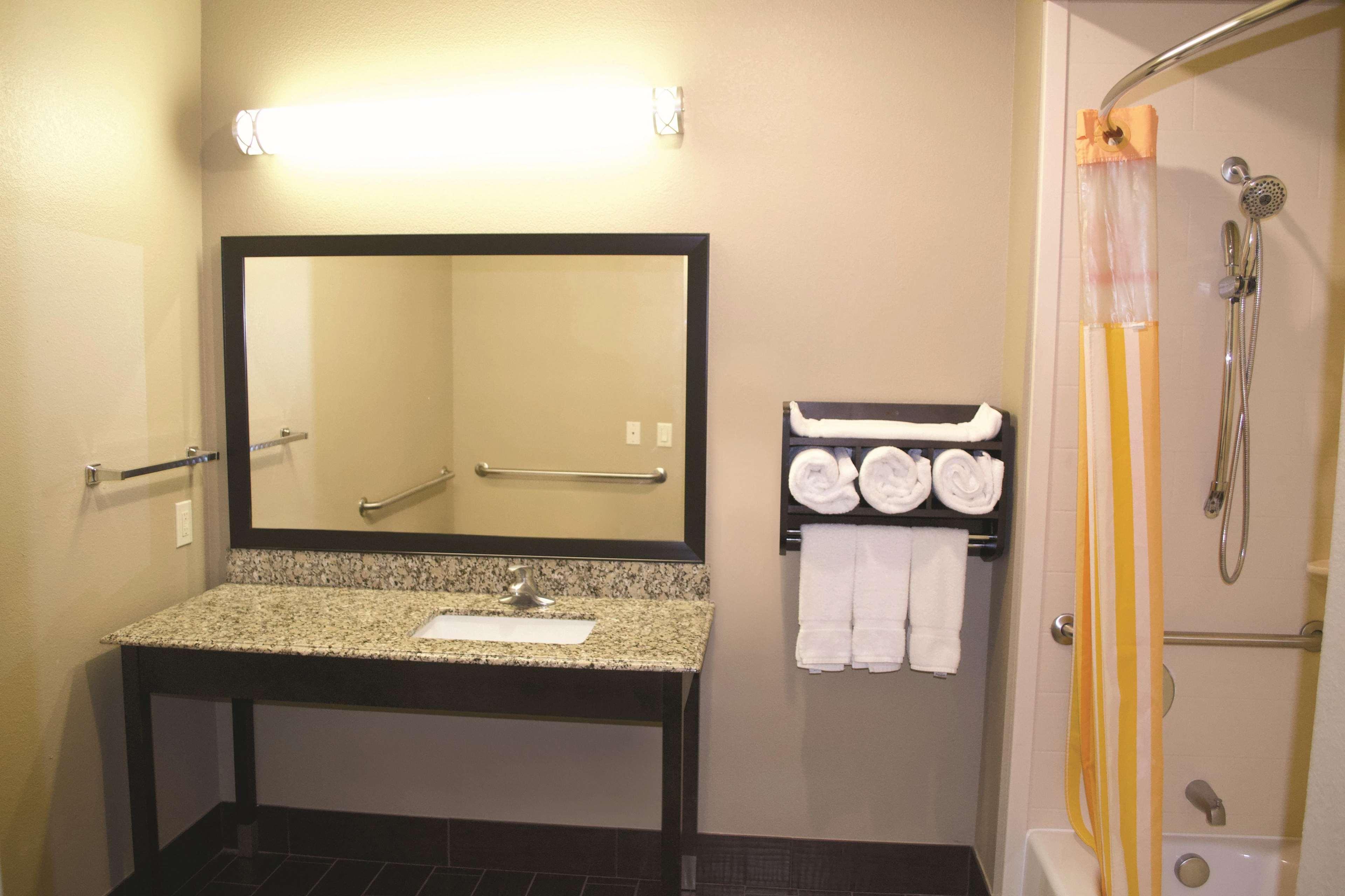 La Quinta By Wyndham Pearsall Ngoại thất bức ảnh