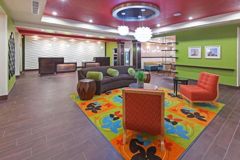 La Quinta By Wyndham Pearsall Ngoại thất bức ảnh