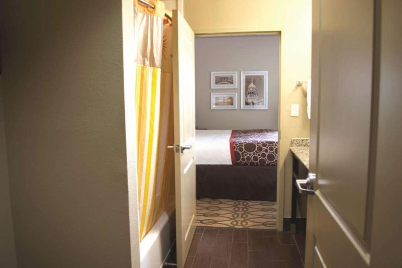La Quinta By Wyndham Pearsall Ngoại thất bức ảnh